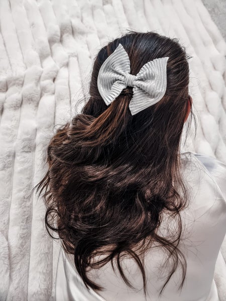 Nylonpanta tai rusettipinni - Satiini-plisee Silver